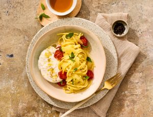 Ahorn-Zitronen-Spaghetti mit Burrata