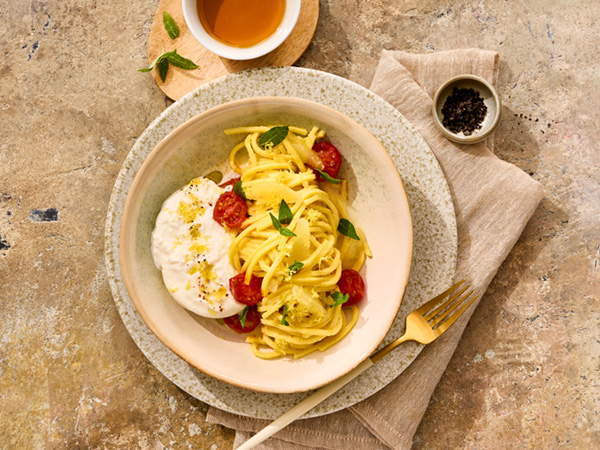 Ahorn-Zitronen-Spaghetti mit Burrata